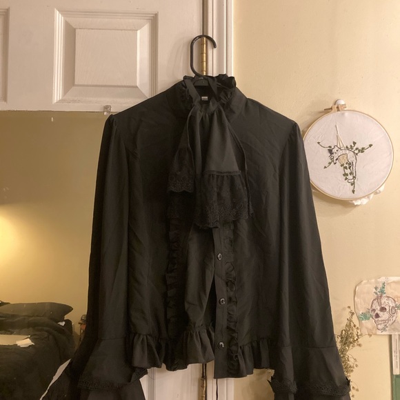 Victorian style gothic Ruffled Women's Top - Picture 1 of 3